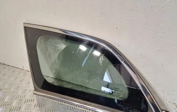 Toyota Avensis T270 Rear side window 6272005090