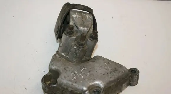Volvo S40, V40 Engine mount bracket 3318040 30814380