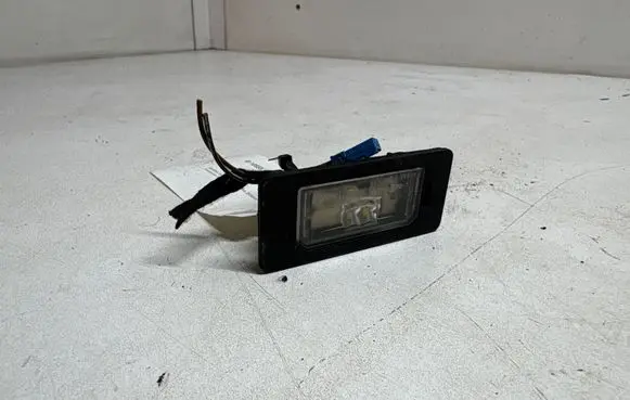 BMW 3 E90 E91 Number plate light 7193293