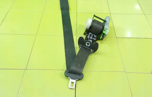Hyundai ix20 Front seatbelt PRZOD 17AB200