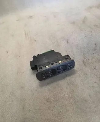 Volvo XC70 Electric window control switch 8682949 MD49CE00026
