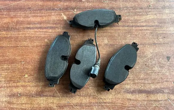 Volkswagen Touran III Brake pads (front) 