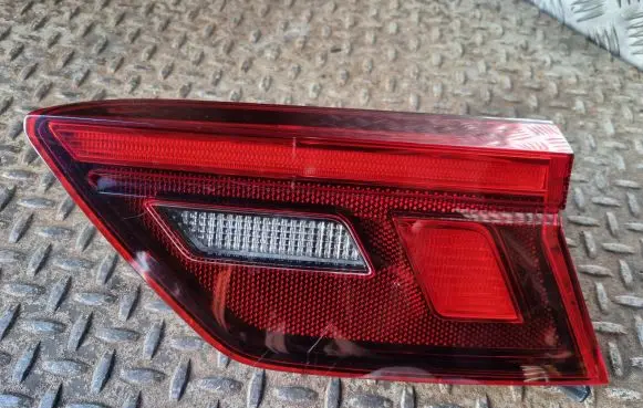 Volkswagen Tiguan Allspace Tailgate rear/tail lights 5NN945094