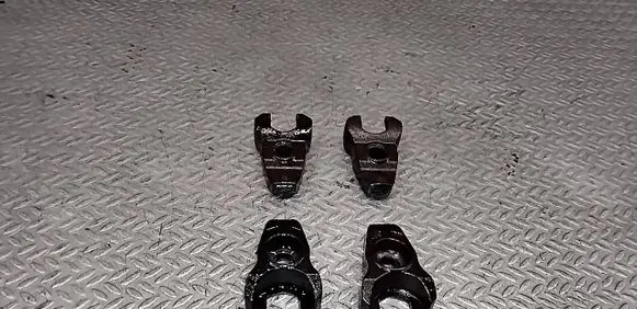 Citroen C-Crosser Fuel Injector clamp holder 