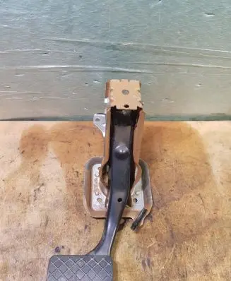 Volkswagen PASSAT CC Brake pedal 1K1723057AL