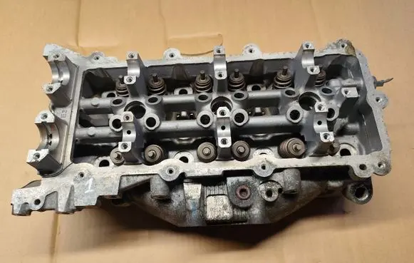 Chrysler Town u0026 Country V Engine head 05184445