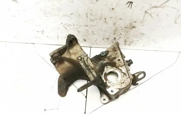 Opel Astra H Engine mounting bracket