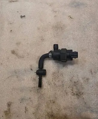 BMW 7 E38 Vacuum valve 