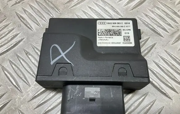 Audi A4 S4 B9 Fuel injection pump control unit/module 8W0906093C