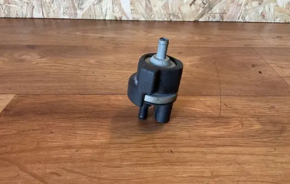 Audi A4 S4 B7 8E 8H Valve vacuum 06B133459D YC04212127