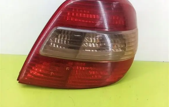 Toyota Avensis T220 Rear/tail lights 