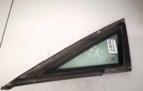 Seat Leon (1P) Front triangle window/glass 1P0845411