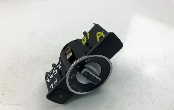 Mercedes-Benz CLA C117 X117 W117 Light switch A2129050551