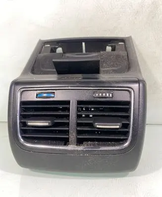 Rear air vent grill