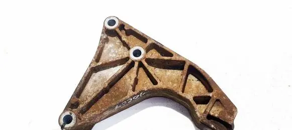 Opel Zafira A Engine mounting bracket 90575131