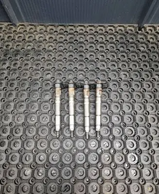 Fuel injectors set