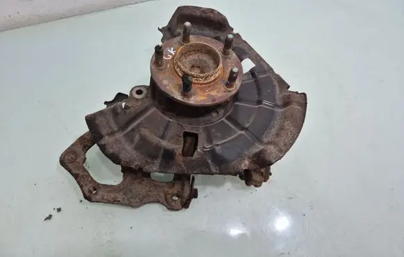 Rear wheel hub