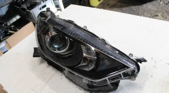 Toyota Yaris XP210 Headlight/headlamp