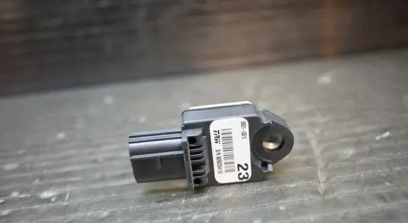 Lexus IS 220D-250-350 Airbag deployment crash/impact sensor 8983153010