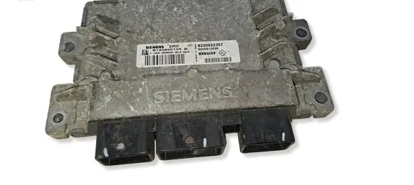 Renault Clio III Engine control unit/module 8200522357 S120200105A 8200510536
