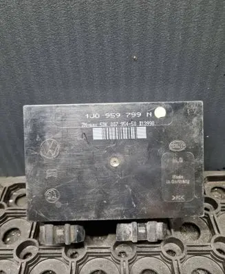 Volkswagen PASSAT B5.5 Comfort/convenience module 1J0959799N 5DK00795450