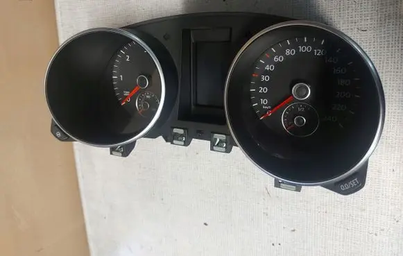 Volkswagen Golf VI Speedometer (instrument cluster) 5K0920871A