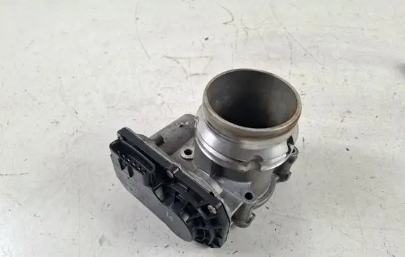 Volvo V70 Throttle valve 31293930 00638 83987