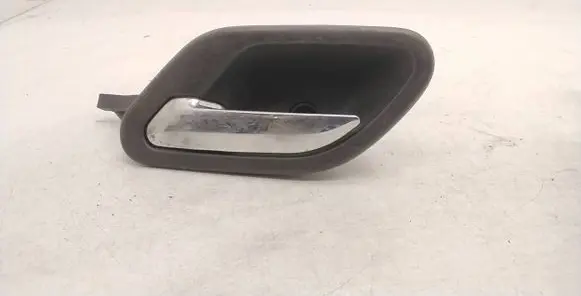 BMW 5 E39 Front door interior handle 8226049