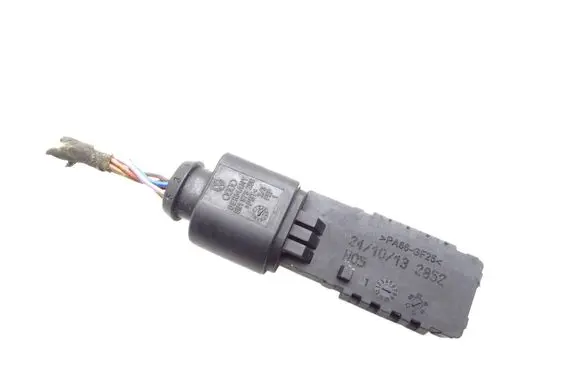 Audi A4 S4 B8 8K Brake pedal sensor switch 8K0907658D