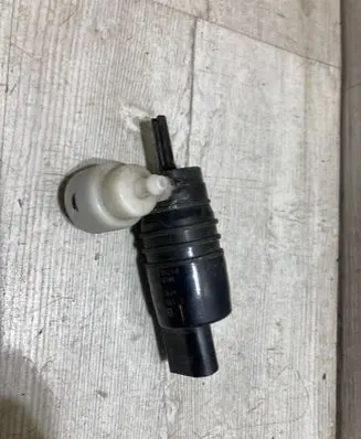 BMW X1 F48 F49 Windscreen/windshield washer pump 7388349
