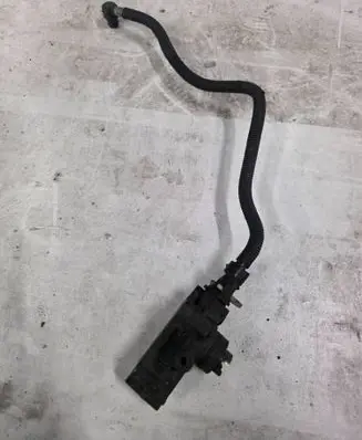 Mercedes-Benz E W210 Fuel injection high pressure pump A6110900350