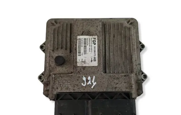 Suzuki Swift II Engine control unit/module 55195173