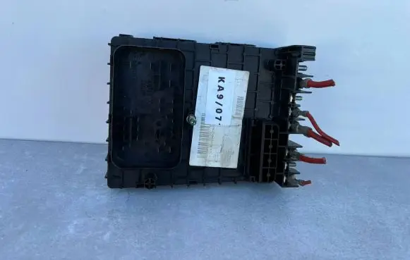 Volkswagen PASSAT B6 Fuse box set 3C0937125A