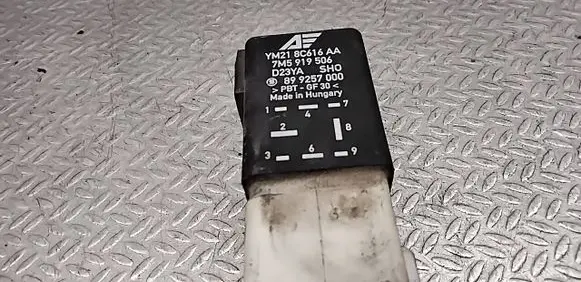 Volkswagen Sharan Coolant fan relay 7M5919506 899257000
