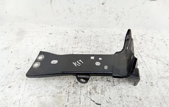 Fender mounting bracket
