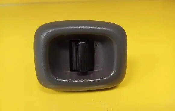 Suzuki Baleno EG Electric window control switch