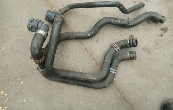 Skoda Octavia Mk2 (1Z) Engine coolant pipe/hose 1K0121156DG 1K0122447HB
