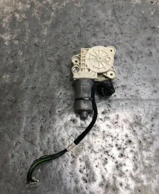 Mercedes-Benz E W211 Front door window regulator motor A2118203042