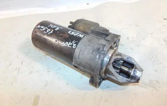 Mercedes-Benz R W251 Starter motor A0061516101