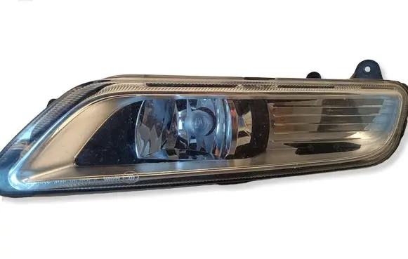 Volkswagen PASSAT B7 Front fog light 