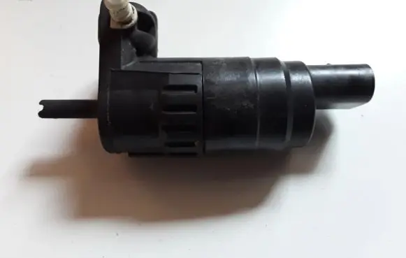 Volkswagen Polo V 6R Windscreen/windshield washer pump 1K6955651