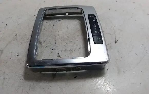 Mercedes-Benz C AMG W204 Gear shifter surround trim plastic A2042674988