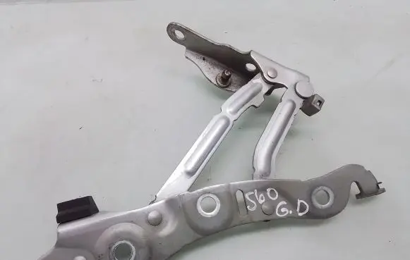 Volvo S60 Tailgate/trunk/boot hinge