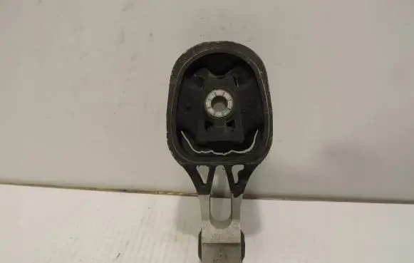 Opel Mokka B Engine mounting bracket 9824118780