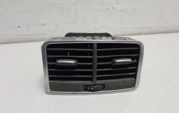 Rear air vent grill