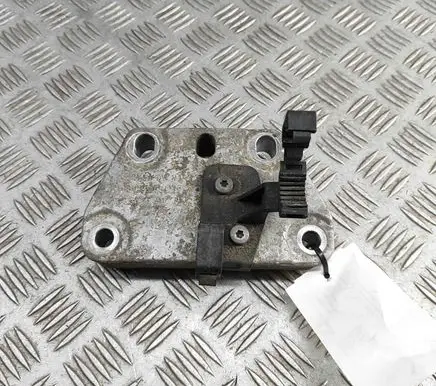 Volkswagen Golf VII Engine mounting bracket 5QE199588B