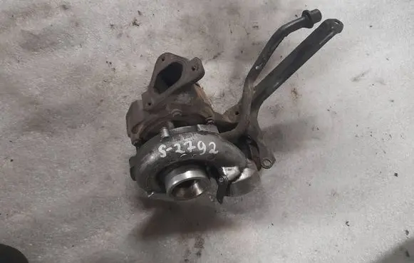 Mercedes-Benz E W211 Turbo A6110960999 6110960999