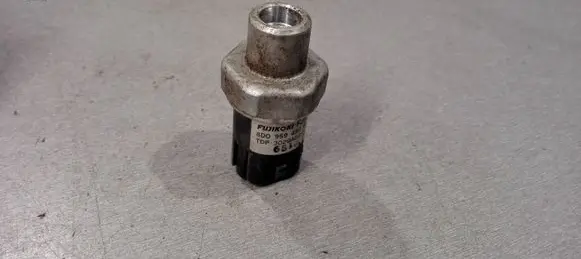 Volkswagen PASSAT B5.5 Air conditioning (A/C) pressure sensor 8D0959482B 3020ADG2