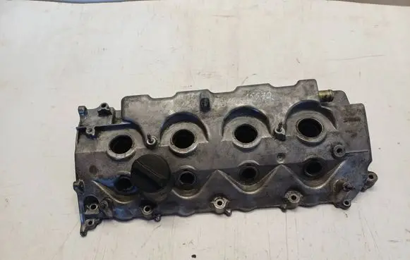 Toyota Corolla Verso E121 Rocker cam cover 