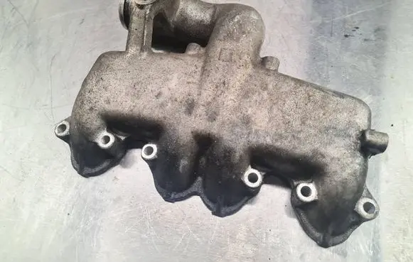 Audi A6 S6 C5 4B Intake manifold 028129713K